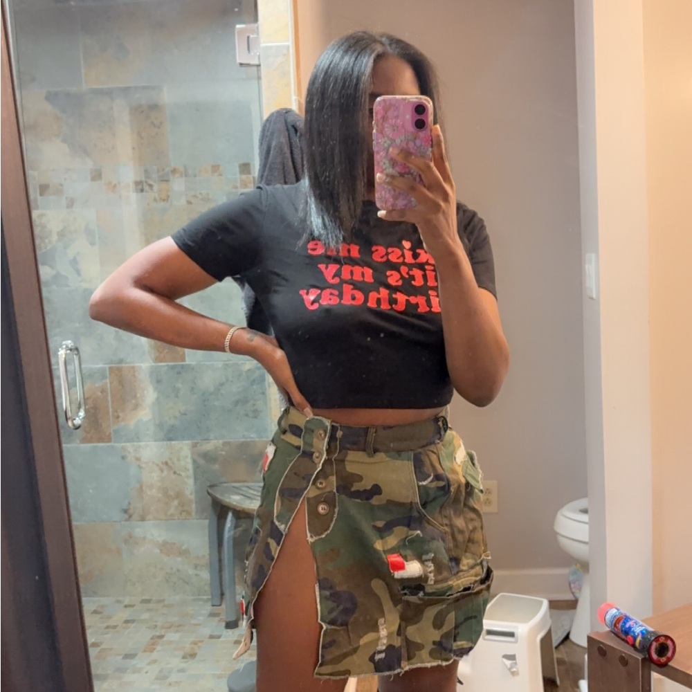 Kiss me it’s my birthday crop shirt